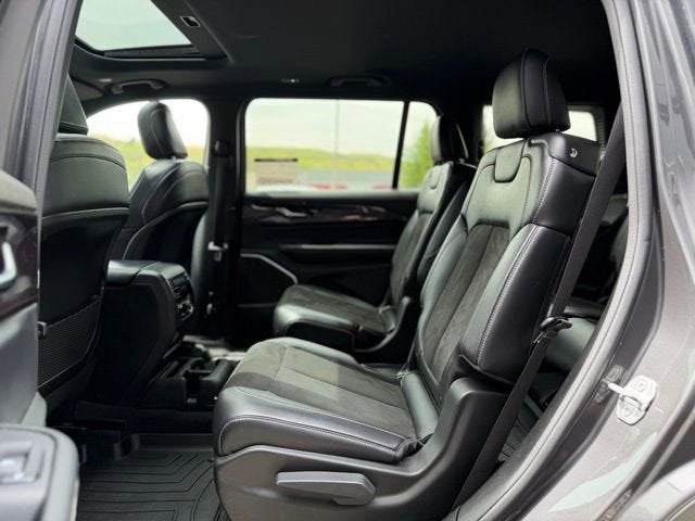 2022 Jeep Grand Cherokee L Altitude