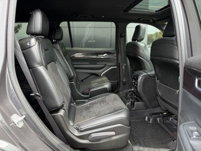2022 Jeep Grand Cherokee L Altitude