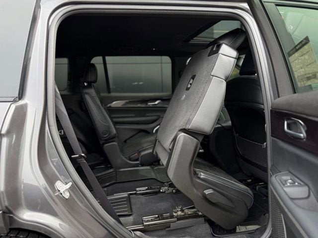 2022 Jeep Grand Cherokee L Altitude