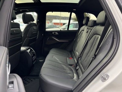2025 BMW X5 M60i
