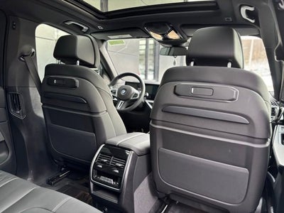 2025 BMW X5 M60i