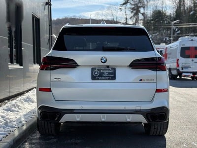 2025 BMW X5 M60i