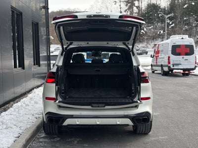 2025 BMW X5 M60i
