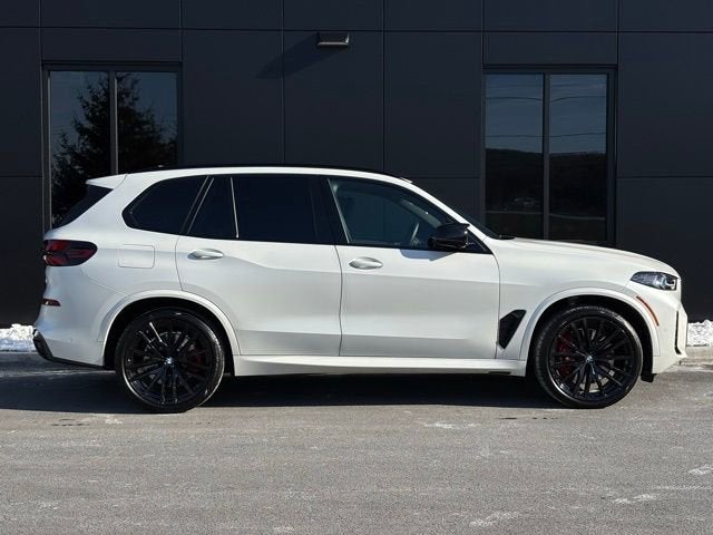 2025 BMW X5 M60i