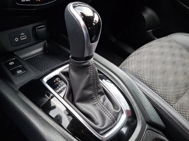 2022 Nissan Rogue Sport SV