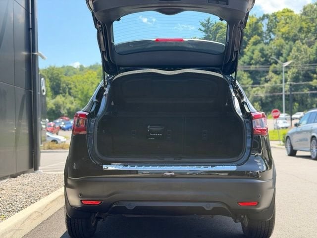 2022 Nissan Rogue Sport SV