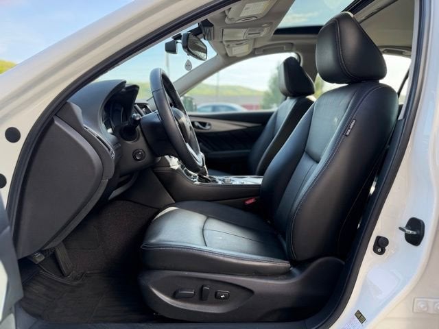 2022 INFINITI Q50 LUXE