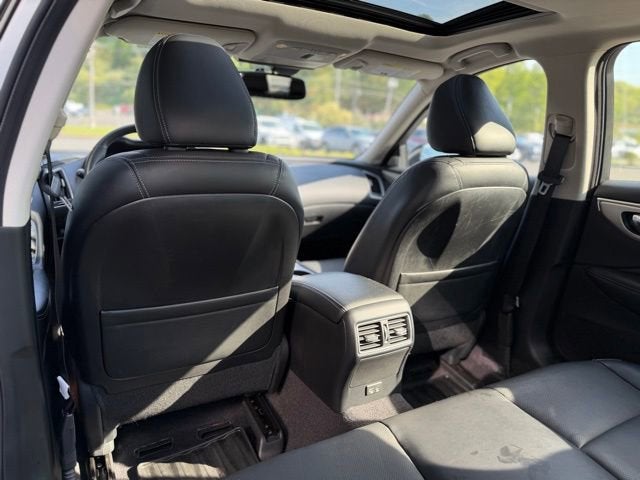 2022 INFINITI Q50 LUXE