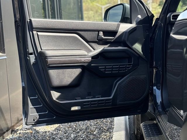 2025 Toyota 4Runner i-FORCE MAX Hybrid TRD Off Road