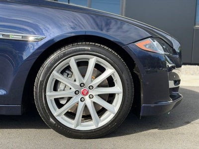 2017 Jaguar XJ R-Sport