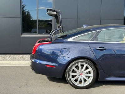 2017 Jaguar XJ R-Sport