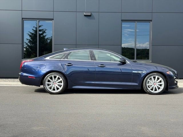 2017 Jaguar XJ R-Sport