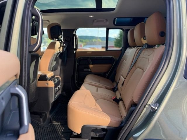 2025 Land Rover Defender 110 S