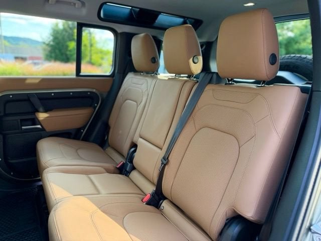 2025 Land Rover Defender 110 S
