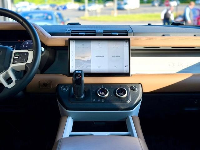 2025 Land Rover Defender 110 S