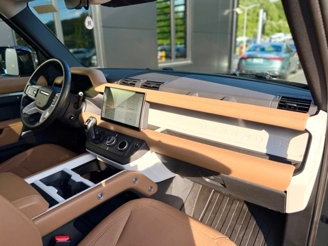 2025 Land Rover Defender 110 S