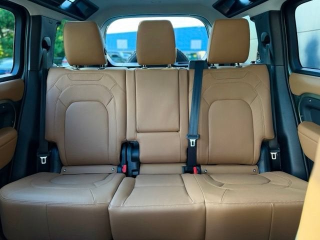 2025 Land Rover Defender 110 S