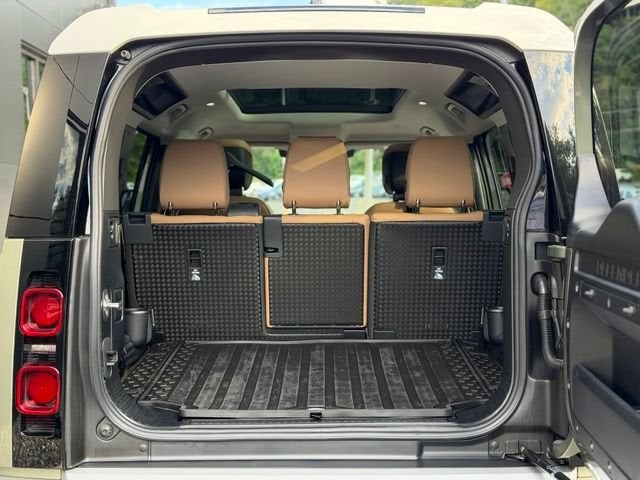 2025 Land Rover Defender 110 S