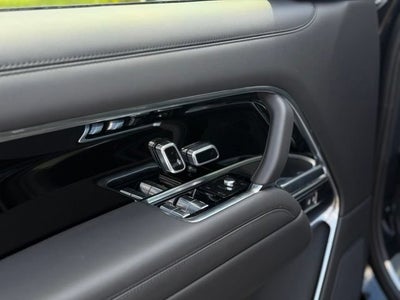 2025 Land Rover Range Rover SE