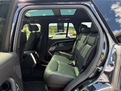 2025 Land Rover Range Rover SE