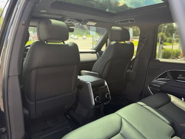 2025 Land Rover Range Rover SE