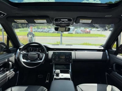 2025 Land Rover Range Rover SE