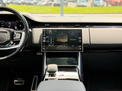 2025 Land Rover Range Rover SE