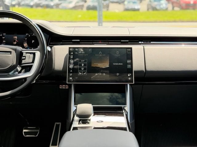 2025 Land Rover Range Rover SE