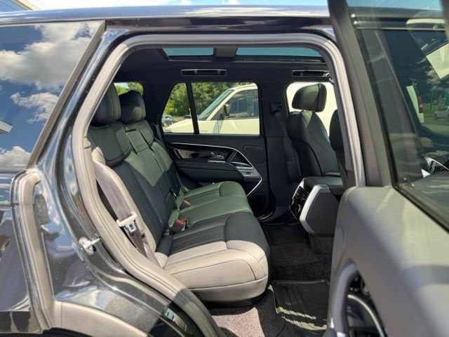 2025 Land Rover Range Rover SE