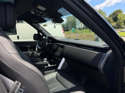 2025 Land Rover Range Rover SE