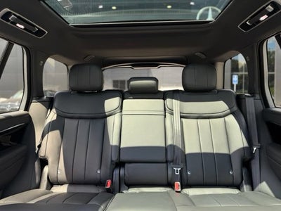 2025 Land Rover Range Rover SE