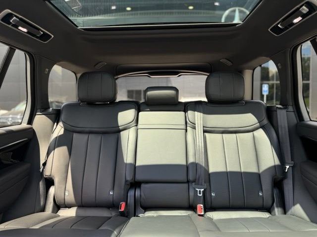 2025 Land Rover Range Rover SE