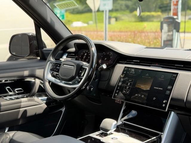 2025 Land Rover Range Rover SE