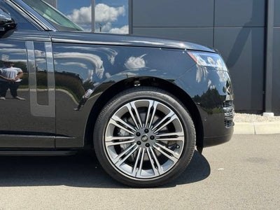 2025 Land Rover Range Rover SE