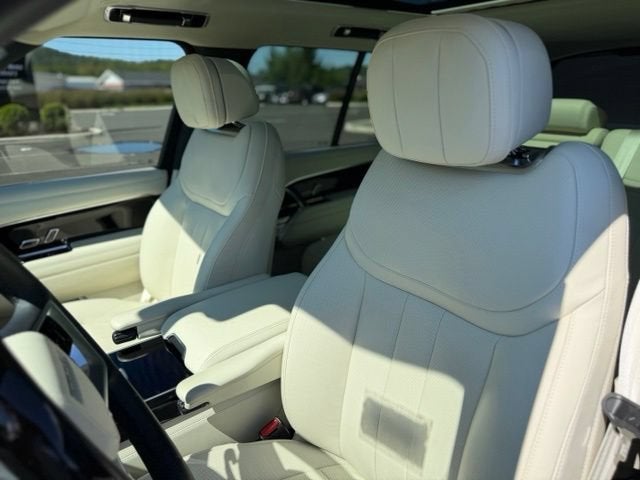 2025 Land Rover Range Rover SE