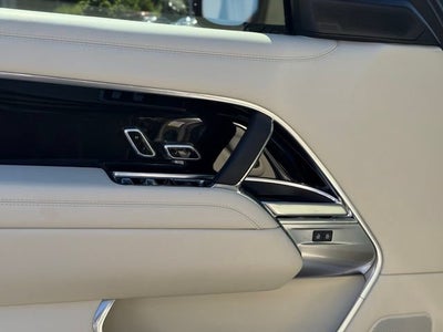2025 Land Rover Range Rover SE