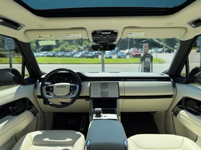 2025 Land Rover Range Rover SE