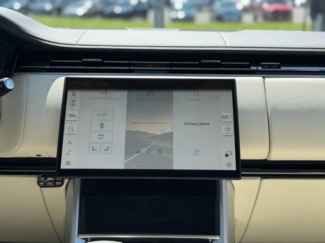 2025 Land Rover Range Rover SE