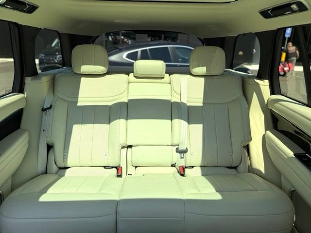 2025 Land Rover Range Rover SE