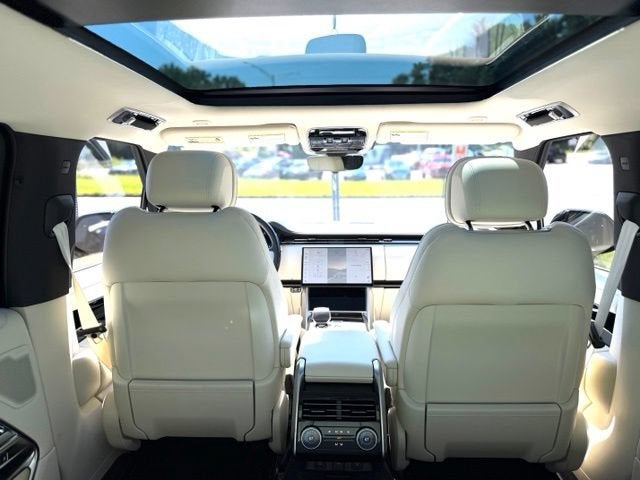 2025 Land Rover Range Rover SE
