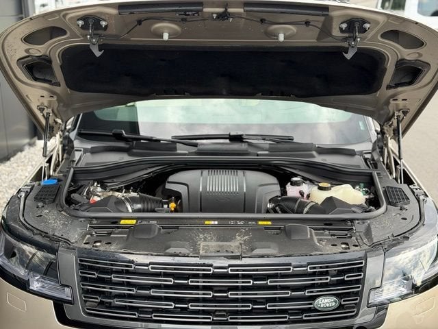 2025 Land Rover Range Rover SE