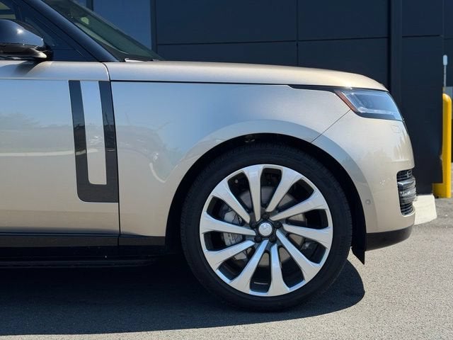 2025 Land Rover Range Rover SE