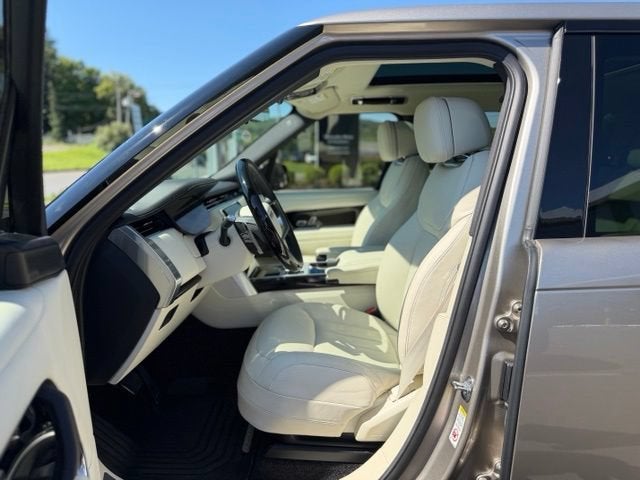 2025 Land Rover Range Rover SE