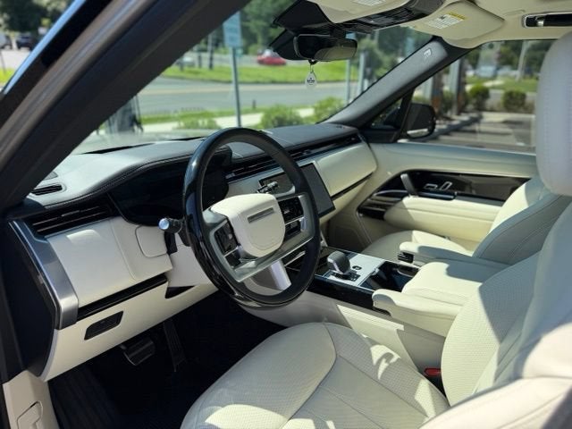 2025 Land Rover Range Rover SE
