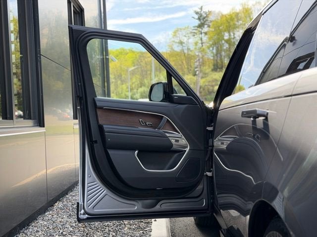 2023 Land Rover Range Rover SE LWB