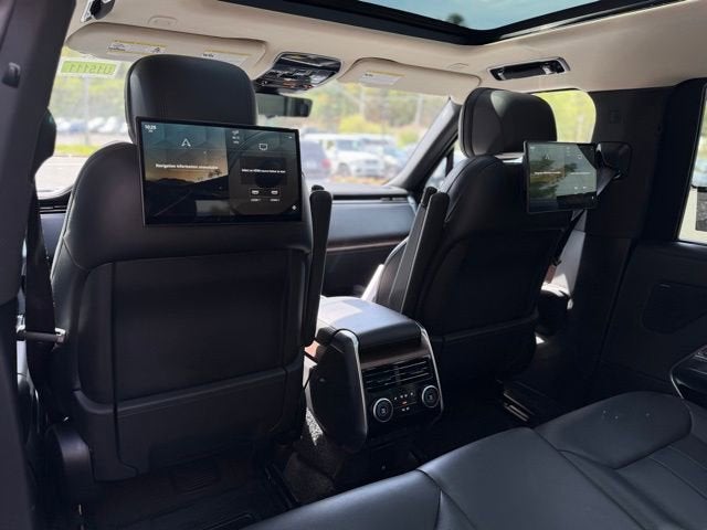 2023 Land Rover Range Rover SE LWB