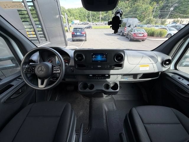 2023 Mercedes-Benz Sprinter 3500 Cab Chassis 144 WB Box Truck