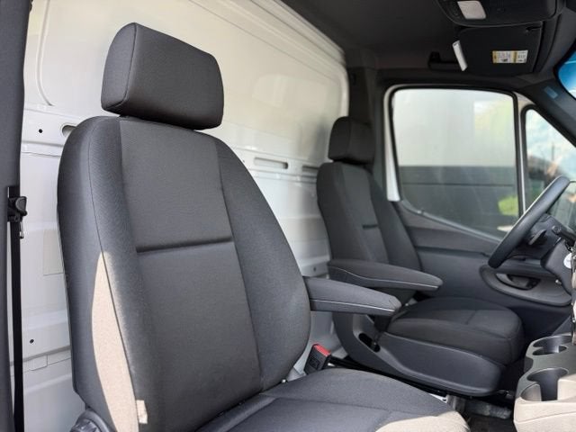 2023 Mercedes-Benz Sprinter 3500 Cab Chassis 144 WB Box Truck