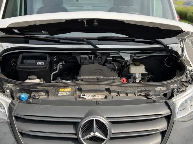 2023 Mercedes-Benz Sprinter 3500 Cab Chassis 144 WB Box Truck