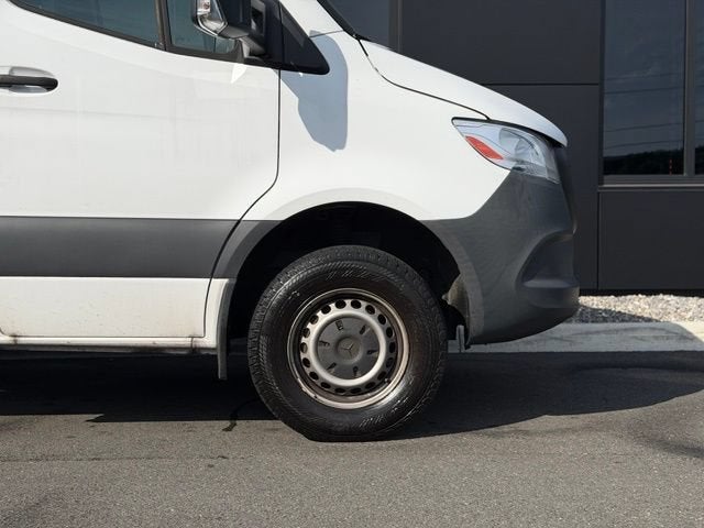 2023 Mercedes-Benz Sprinter 3500 Cab Chassis 144 WB Box Truck